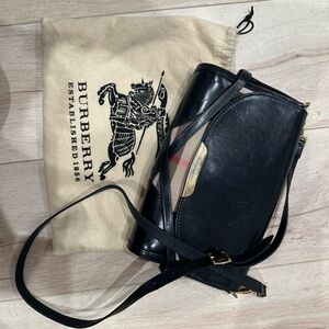 Classic Burberry shoulder/crossbody bag